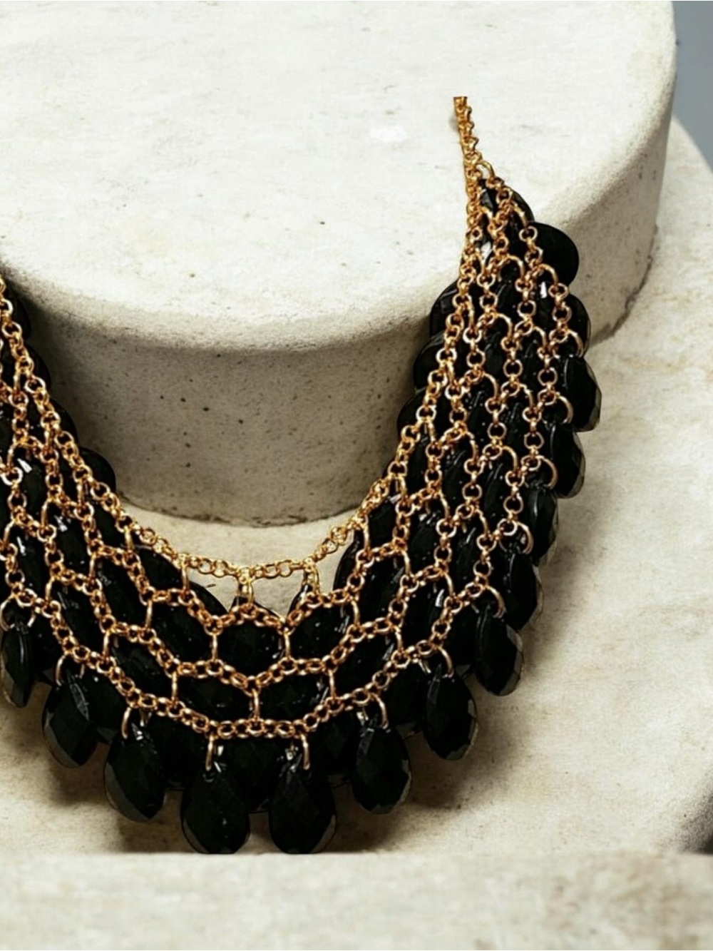 Black Onyx Beads Statement Collar Necklace - Elegant Women's Jewelry - Picture 4 of 4